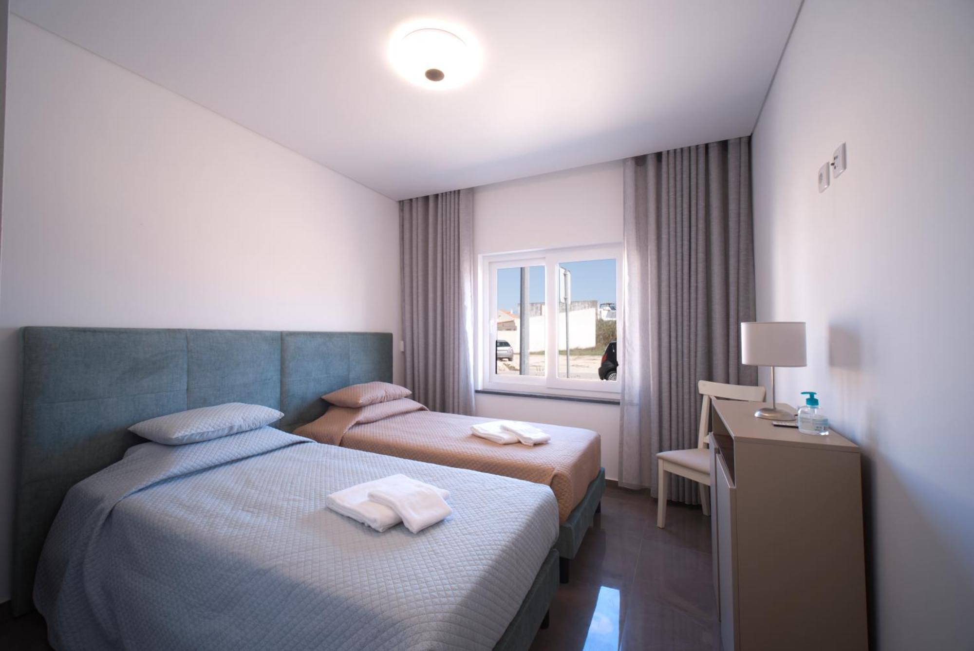Beach & Surf Lovers Apartment With Ac - 巴勒尔 外观 照片