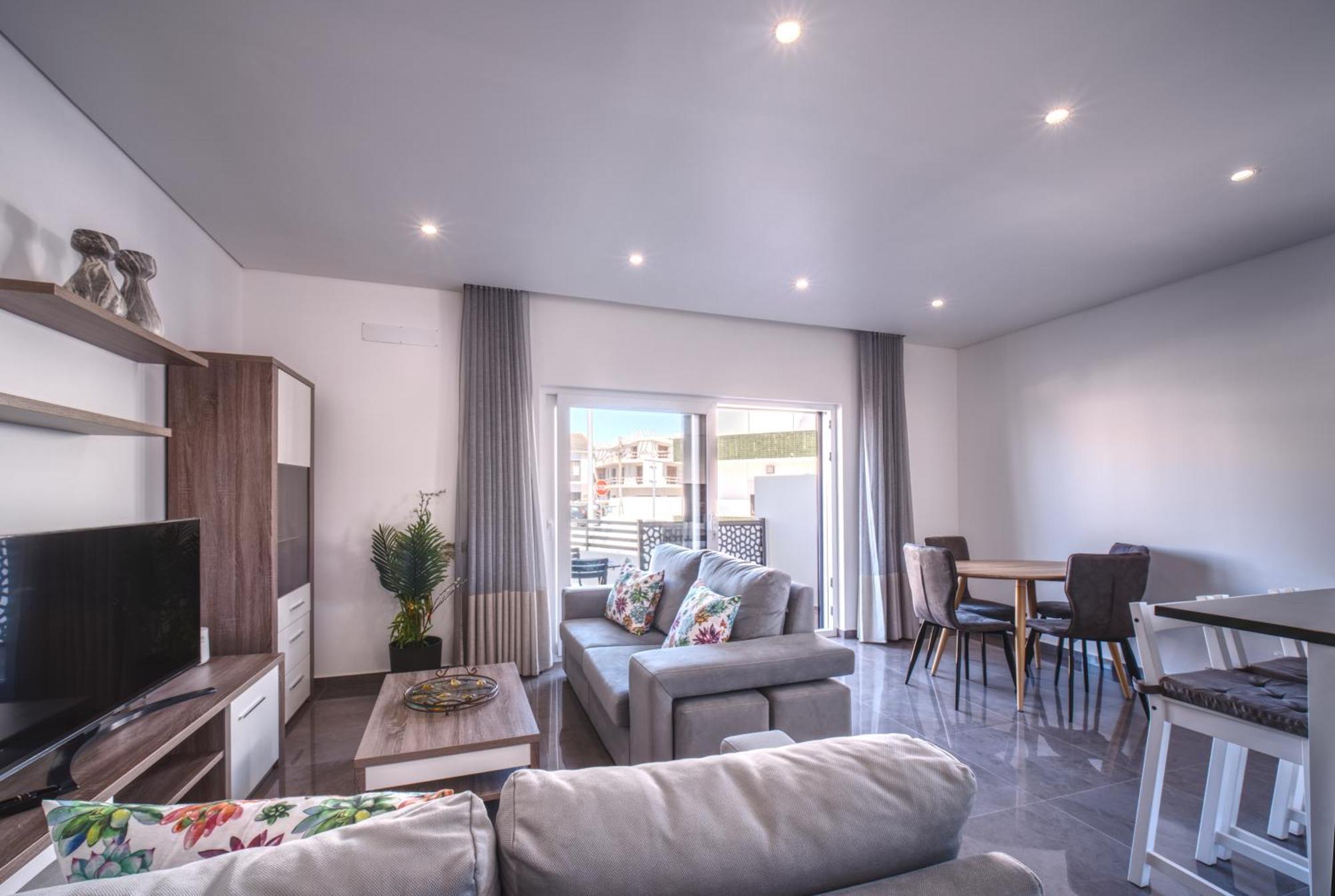 Beach & Surf Lovers Apartment With Ac - 巴勒尔 外观 照片
