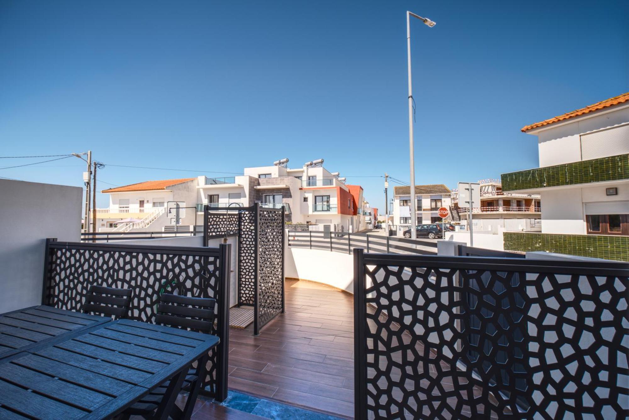Beach & Surf Lovers Apartment With Ac - 巴勒尔 外观 照片
