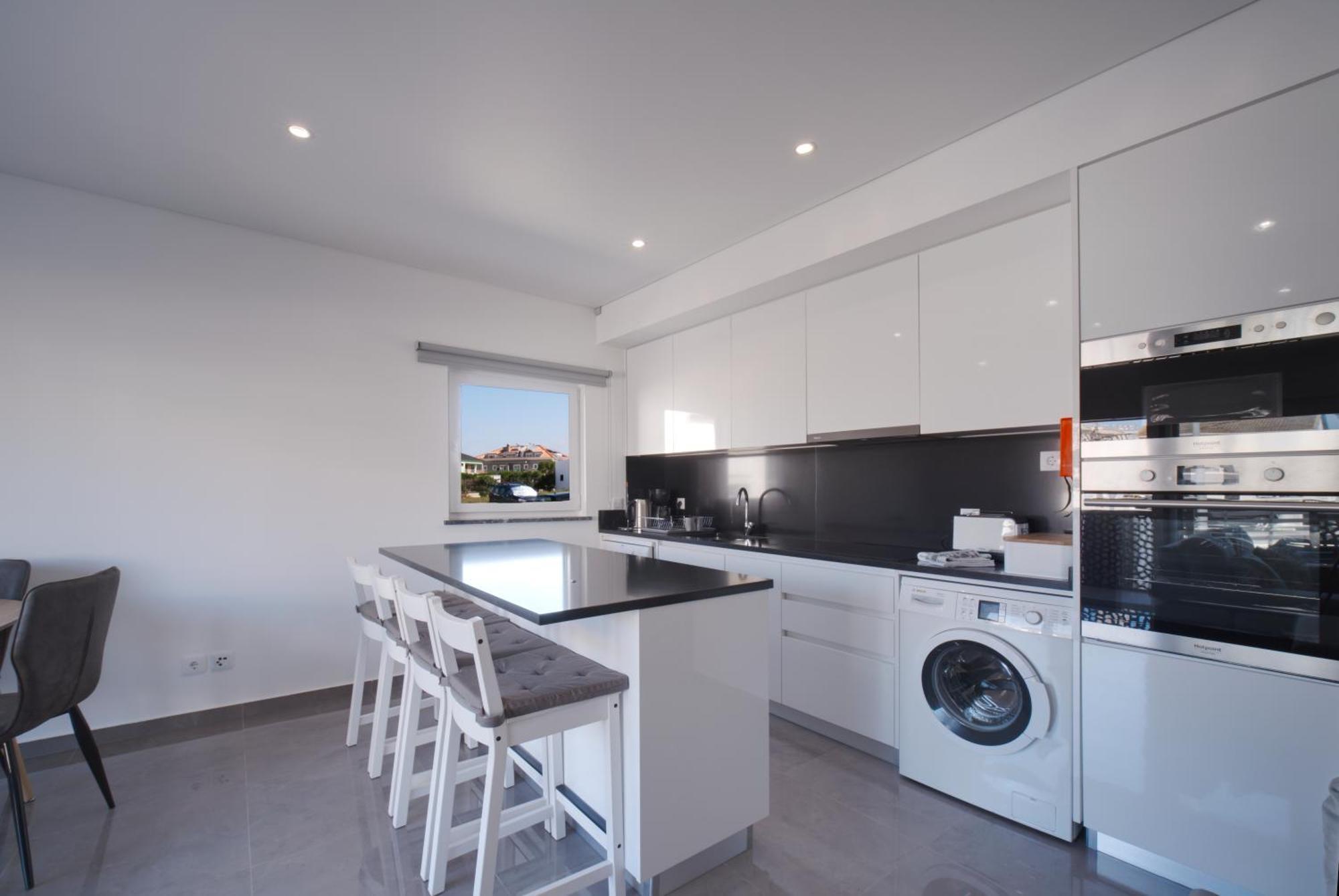 Beach & Surf Lovers Apartment With Ac - 巴勒尔 外观 照片